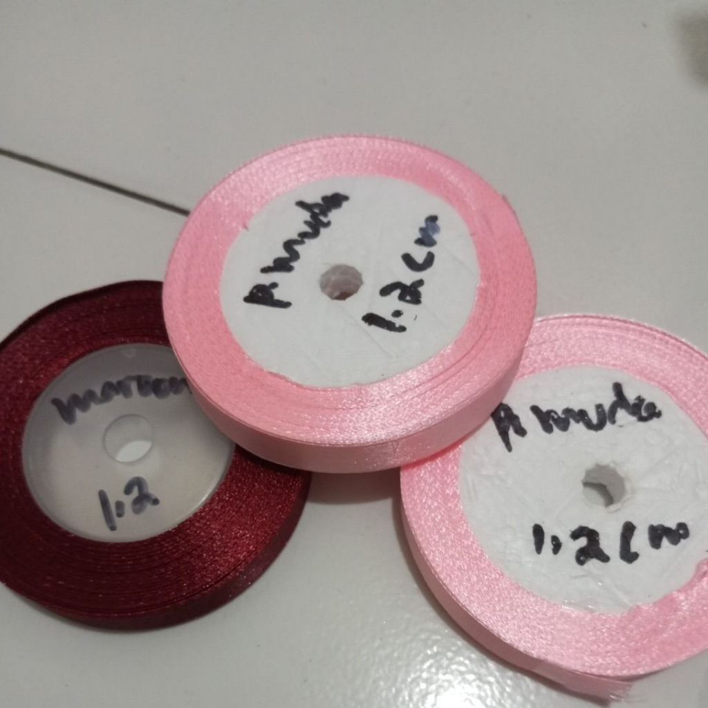 

(Roll) Pita satin lebar 1,2cm harga per roll