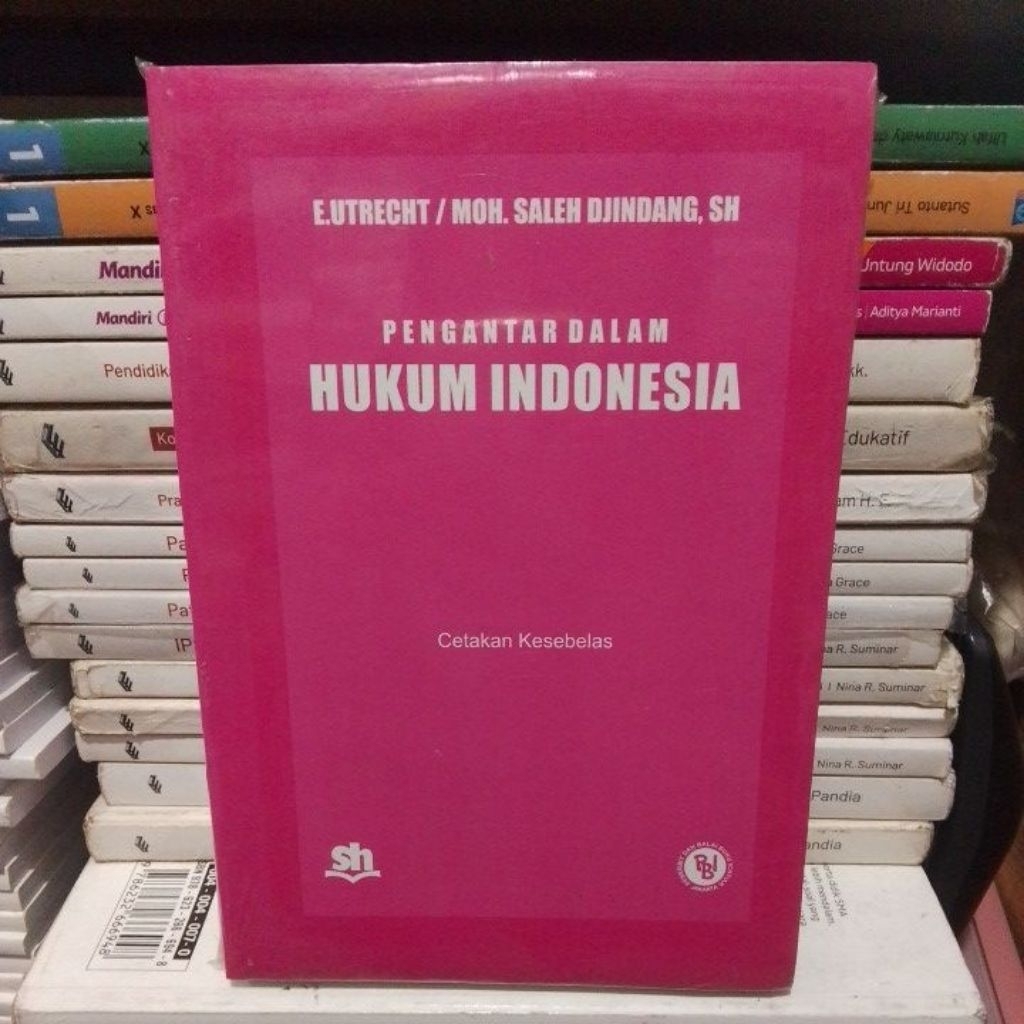pengantar dalam hukum Indonesia E. Utrecht