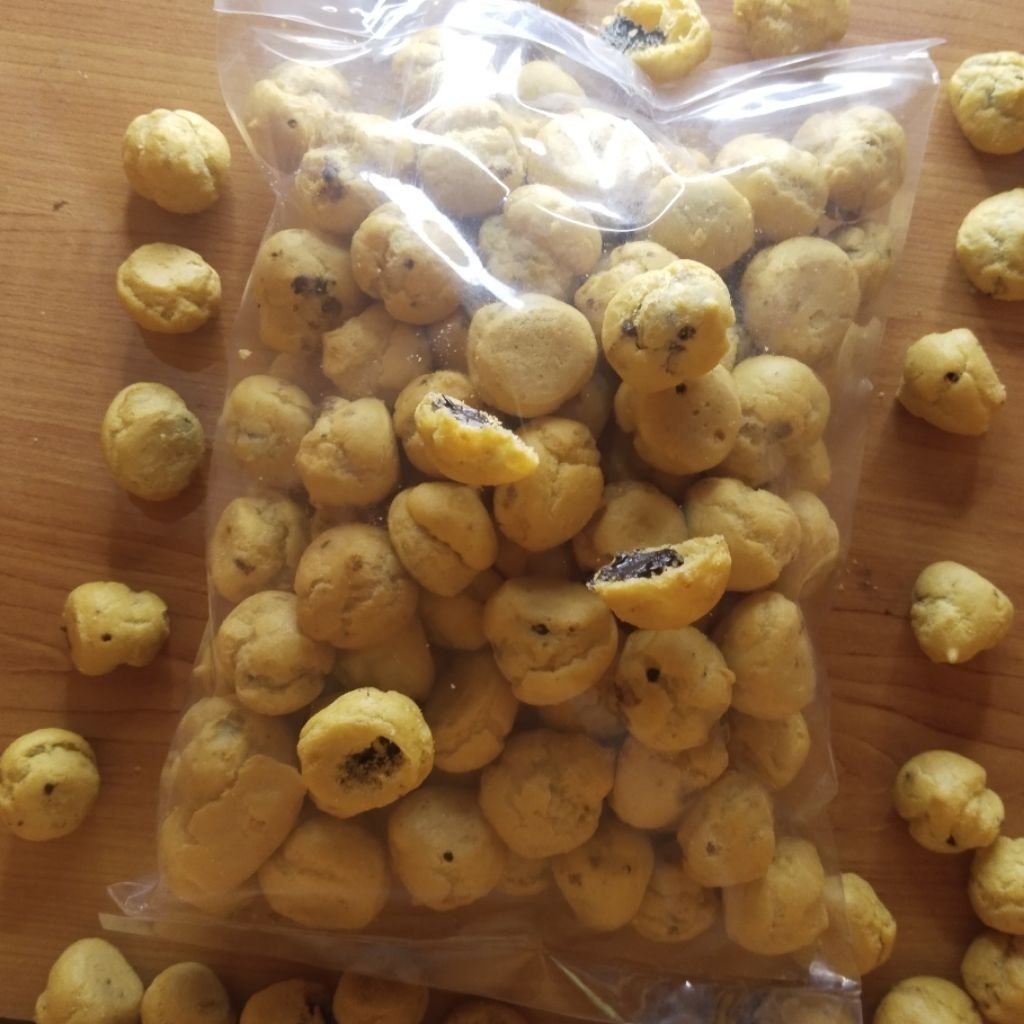 

Soes Coklat Sarikaya ½kg / Soes Kering Isi Coklat Lumer