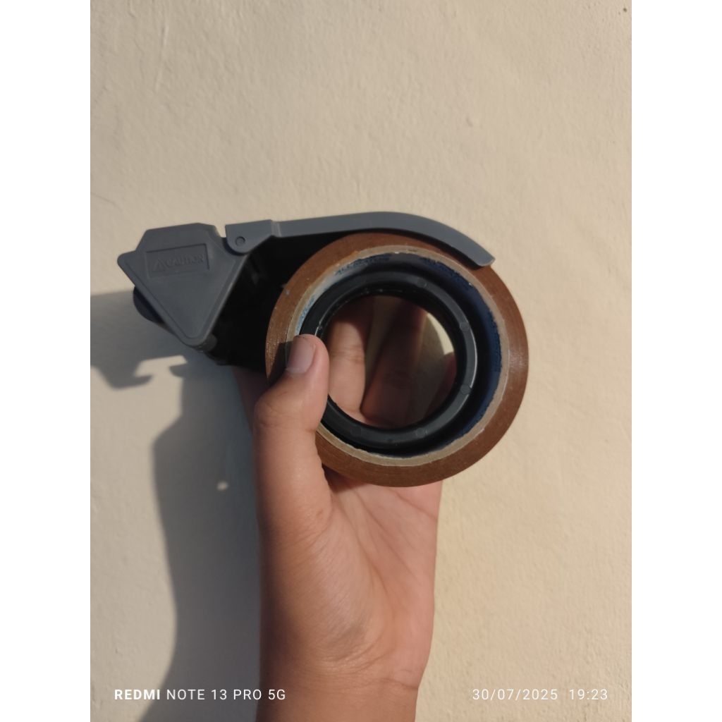 

lakban packing *sesuai harga*