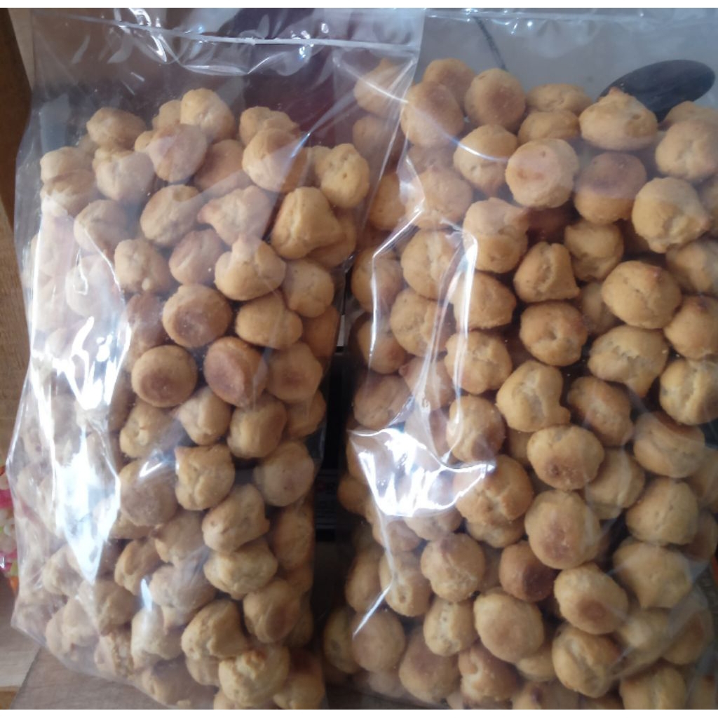 

Aneka cemilan / Aneka isian toples