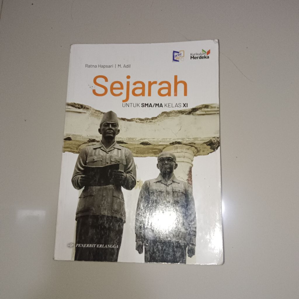 [PRELOVED] Buku Erlangga Sejarah Kelas 11 XI Bekas