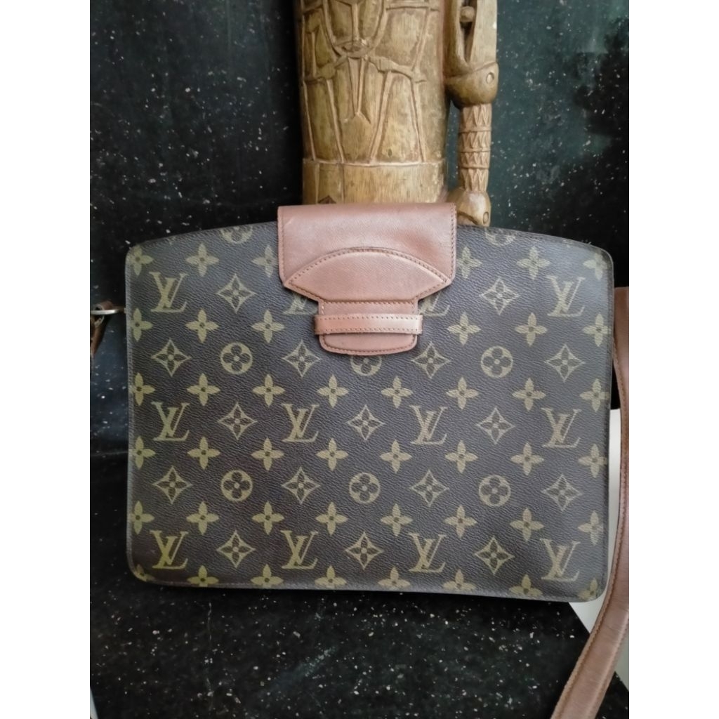 LV Monogram Courcelles Shoulder Bag Preloved