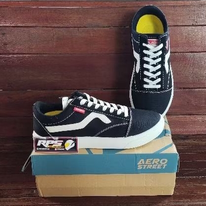 Aerostreet Massive Black White Sepatu Sneakers Trendy