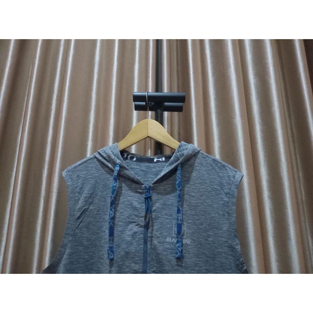 BLACK YAK VEST JACKET GREY