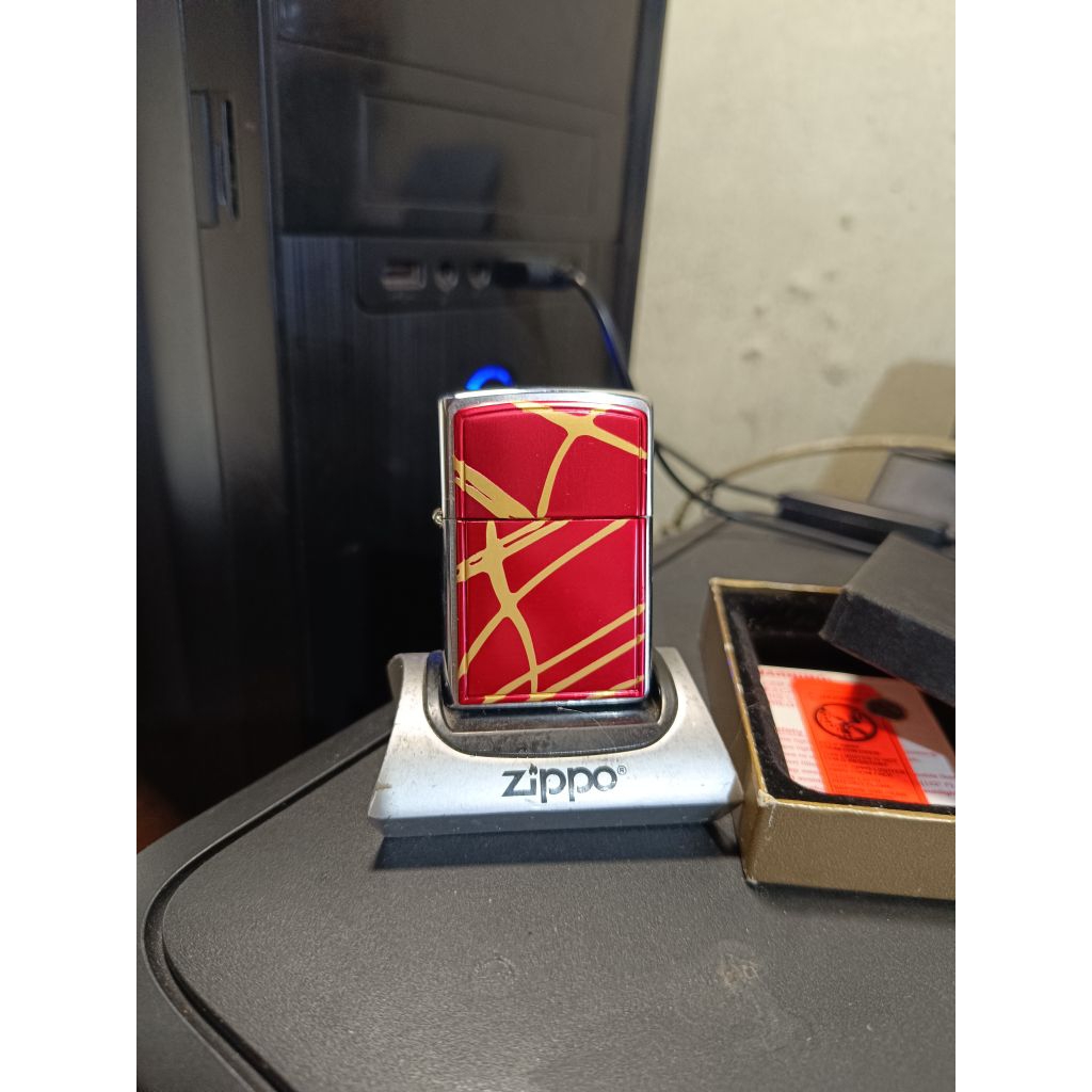 Zippo String Paint Red 2002