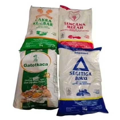 

Tepung terigu untuk aneka makakan kue jajan pasar dll kemasan 1 kg- lencana merah - gatot kaca - cakra kembar - segitiga biru