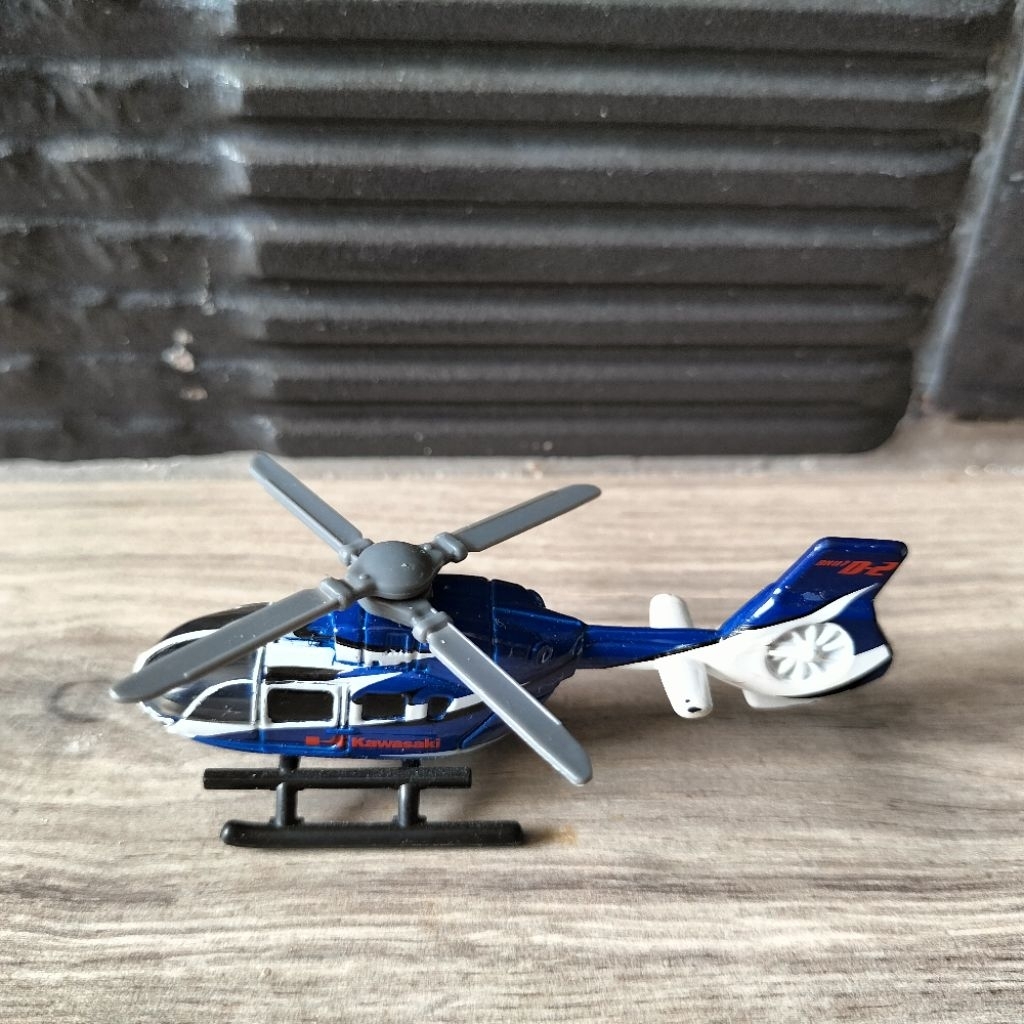 Diecast Tomica 104 Helicopter BK117