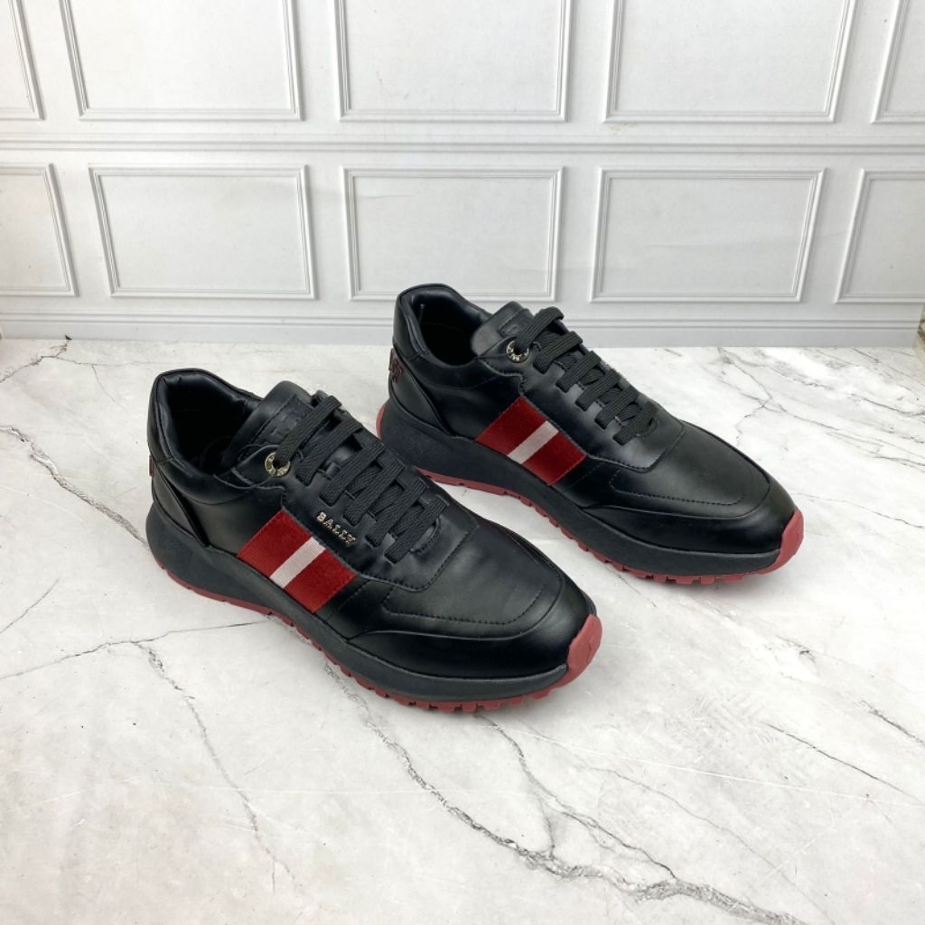 SEPATU VVIP BY BLACK RED SNEAKERS FASHION