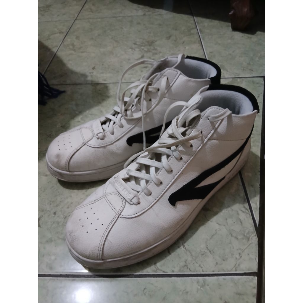 Sepatu Sneakers BRODO - Corte Mid White Black WS | BRODO SNEAKERS | BRODO ORIGINAL