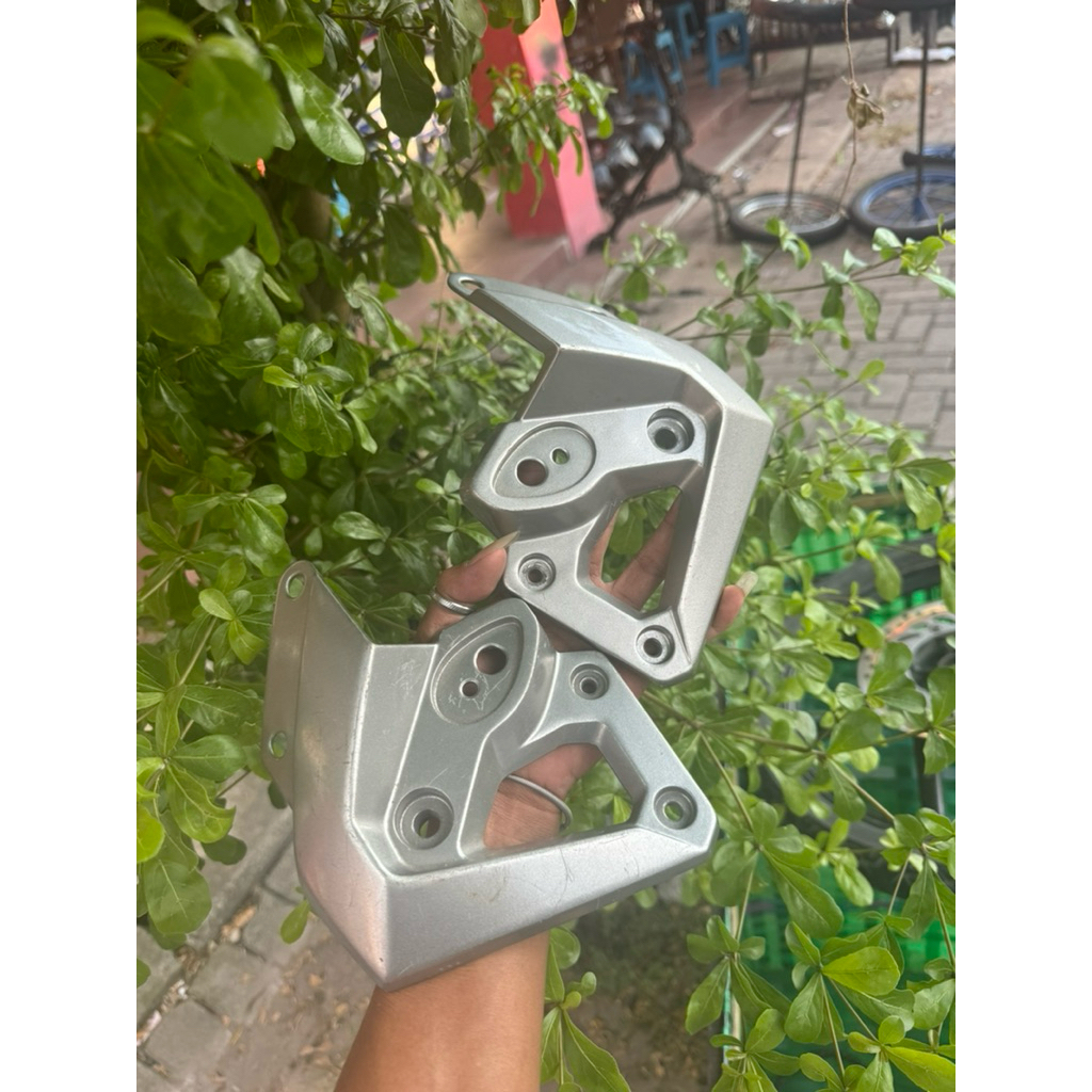 KUPINGAN LAMPU TIGER BARONG BREKET LAMPU TIGER REVO ORI