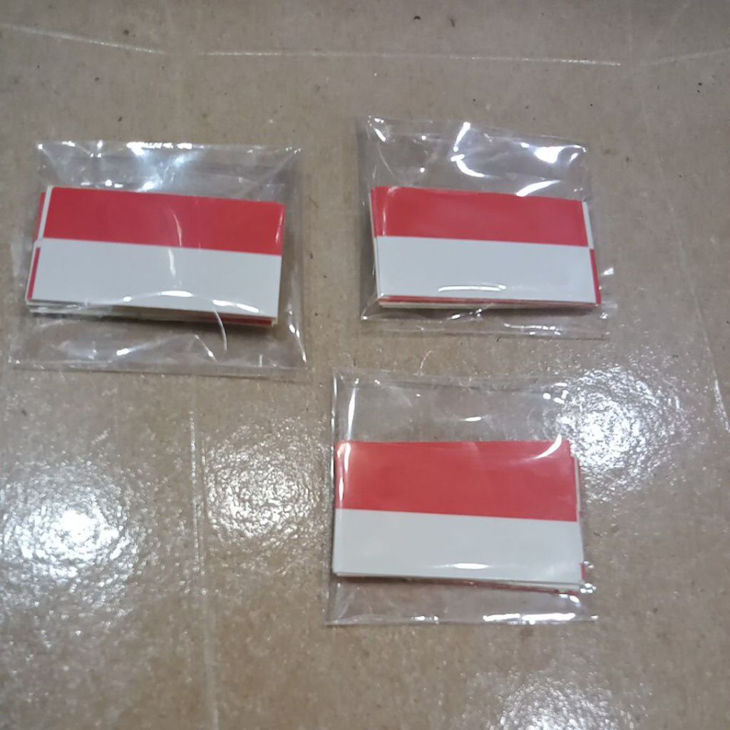 

stiker merah putih stiker wajah isi 3pak ( 1pak isi 12 stiker)