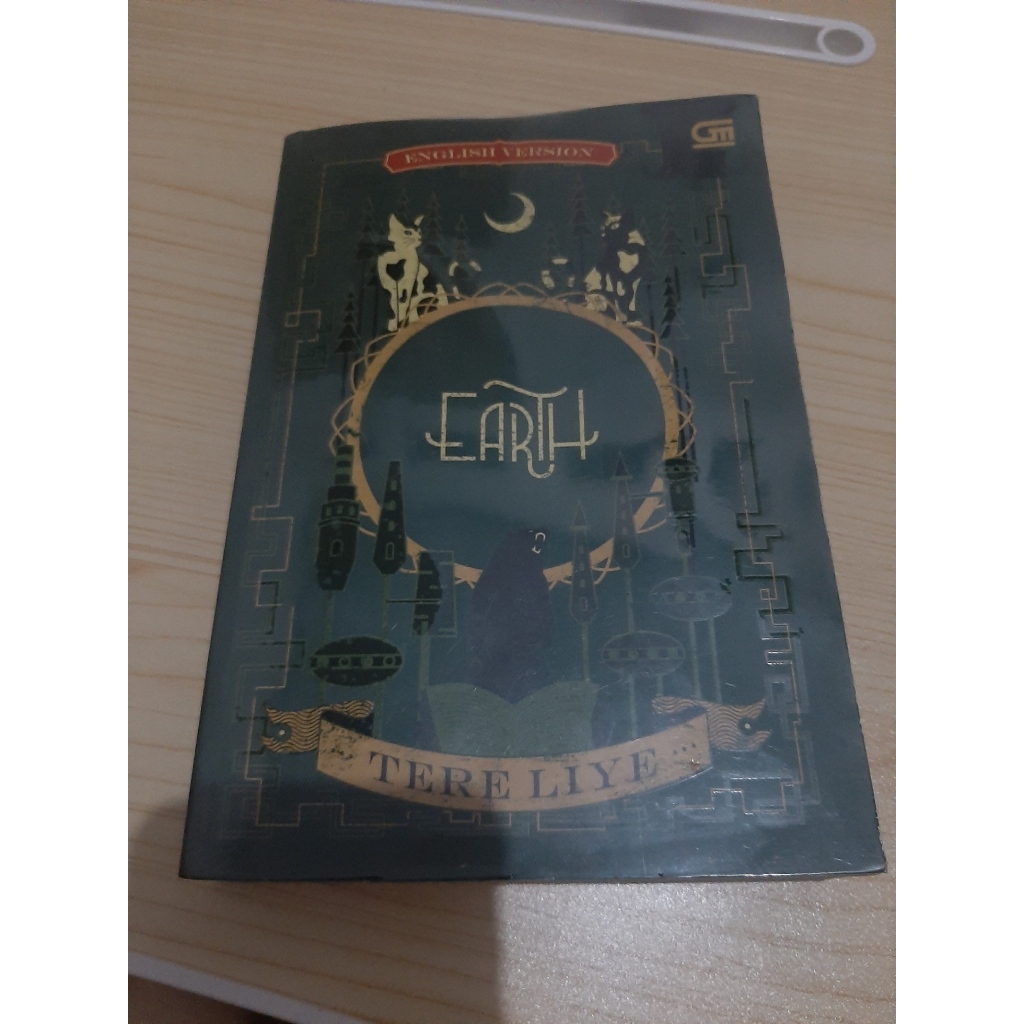 Preloved Novel Earth by Tere Liye (Bumi series english ver.)