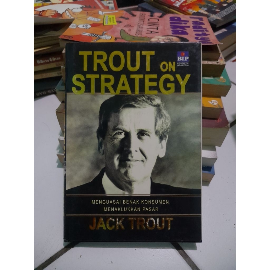 TROUT ON STRATEGY - JACK TROUT