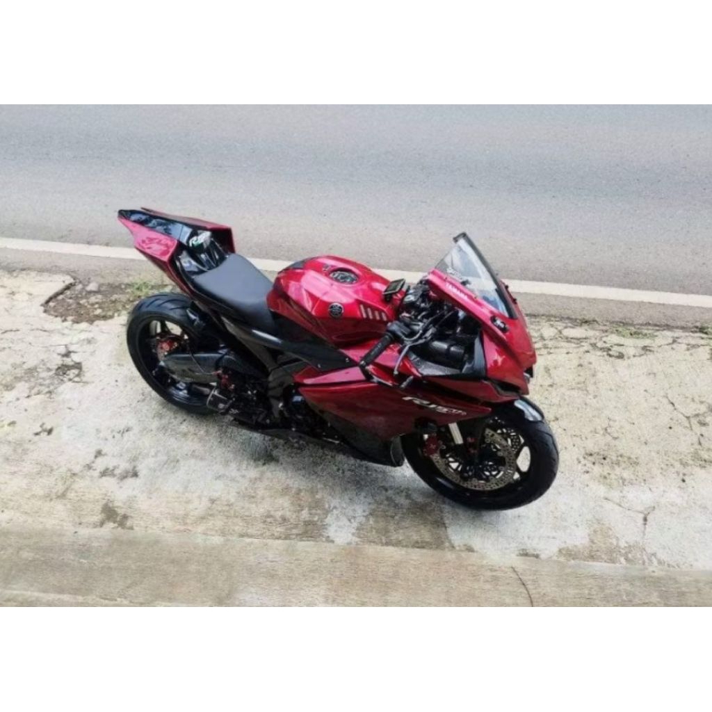 BODY BELAKANG DAN COVER TANGKI R15V2 MODEL R6 NEW