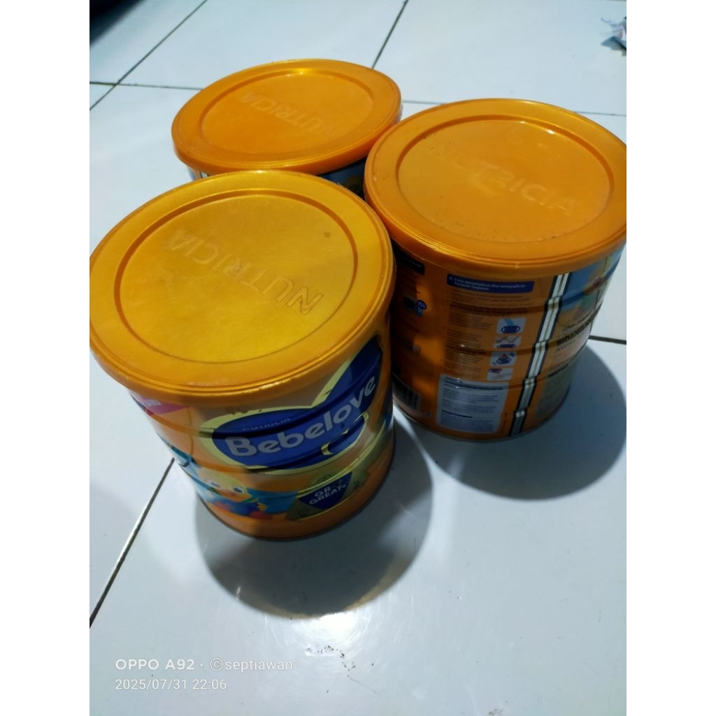 kaleng susu bekas  bebelac bebelove . kondisi masih sangat baik