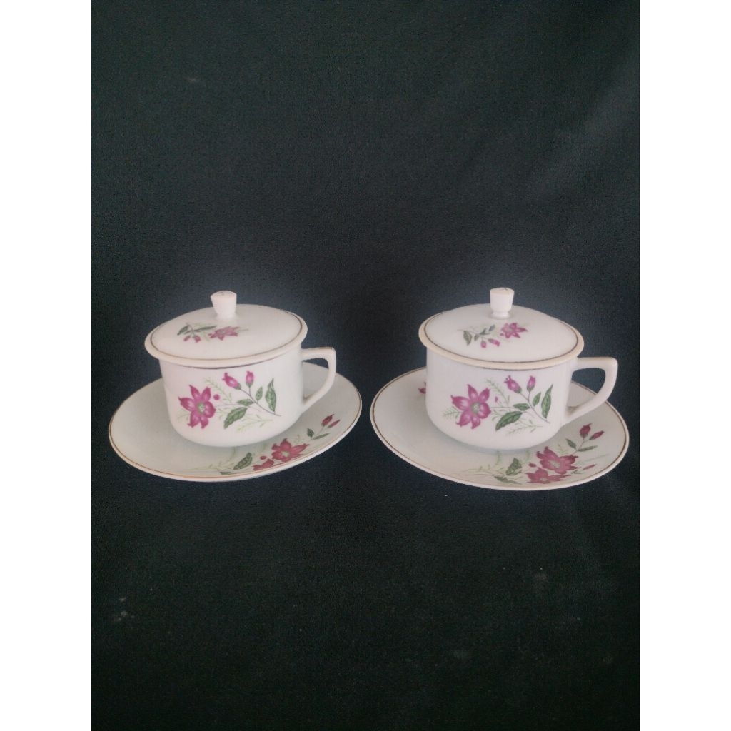 Cangkir Kopi Bunga Sakura Lawas