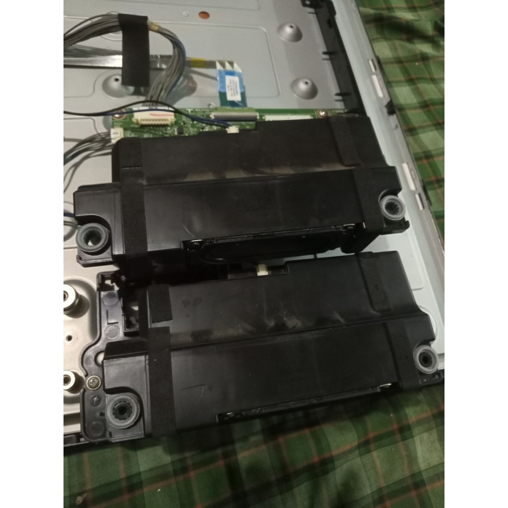 SPEAKER TV LG LED 32LN5100 BEKAS NORMAL