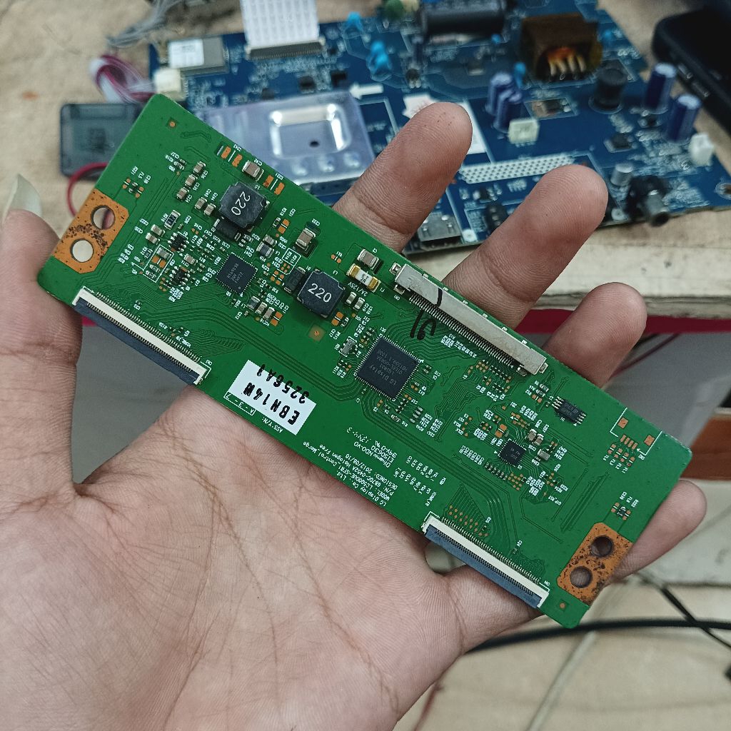 TICON TV TOSHIBA 50 INCH - TICON LAYAR HD - TIKON TV TOSHIBA