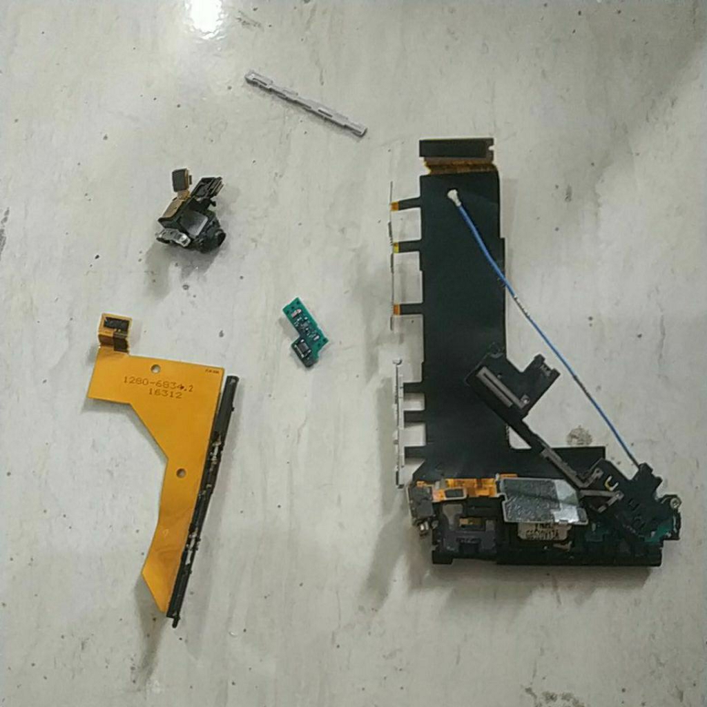 part bekas Sony Xperia z3 big dapat sesuai gambar