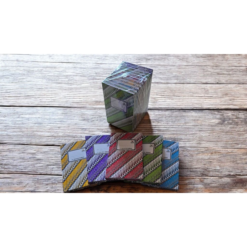 

Buku Hard Cover Oktavo 100 Lembar [1 Piece]