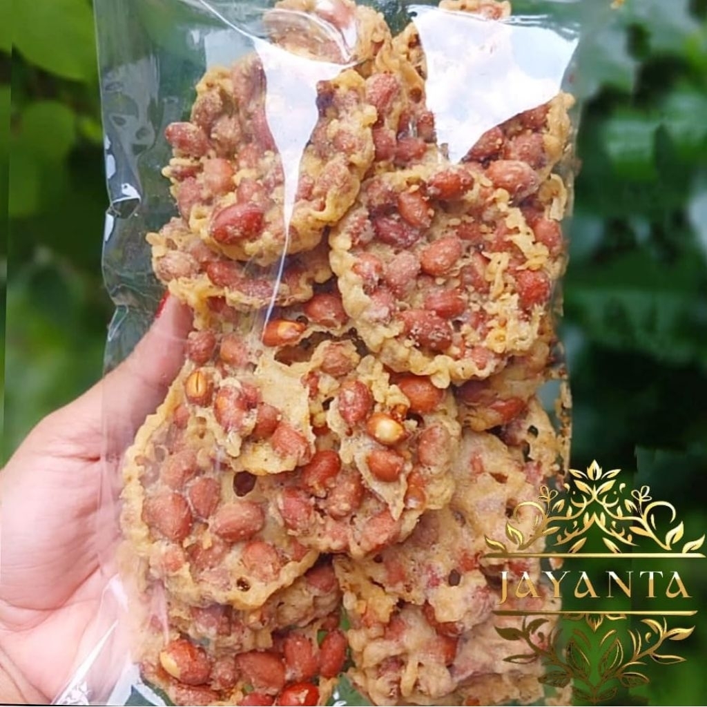

Cemilan rempeyek kacang tanah