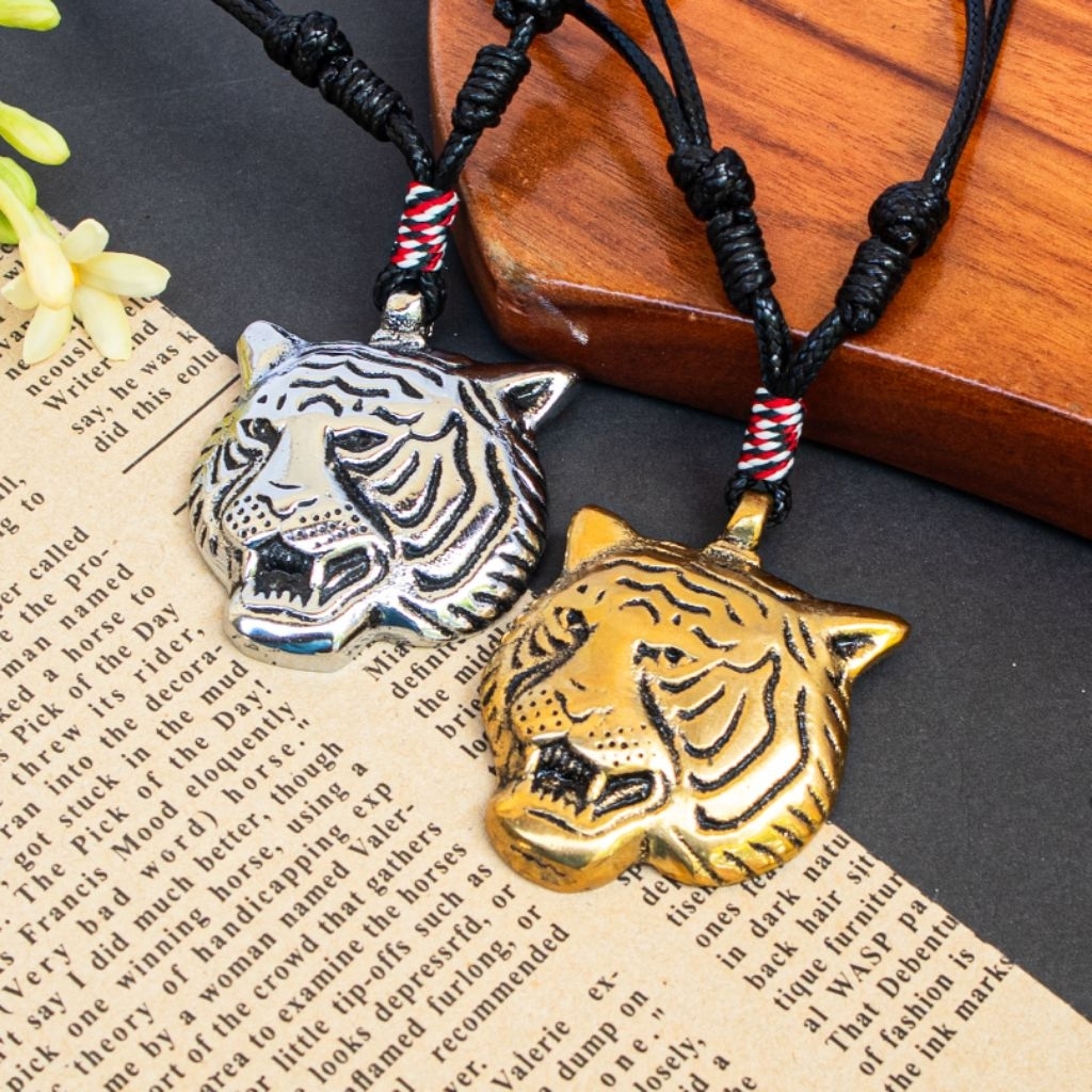 Kalung Harimau Lilit Merah Aksesoris Pria Anti Karat Liontin Macan Kuningan Dengan Desain Elegant