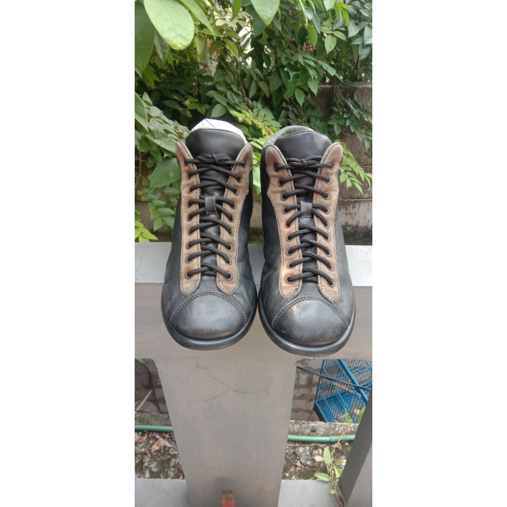 Sepatu Monkey Boots size 42
