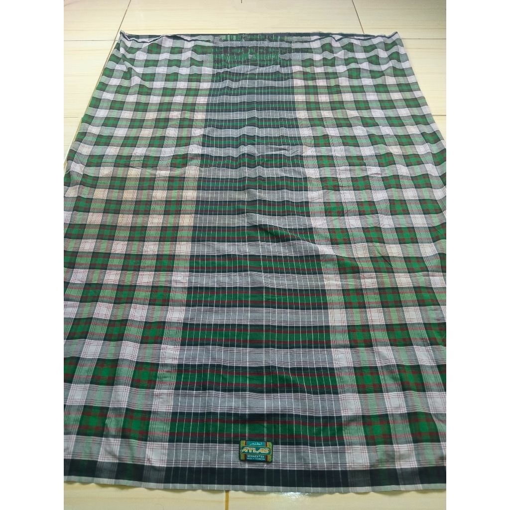 Sarung Atlas Bekas