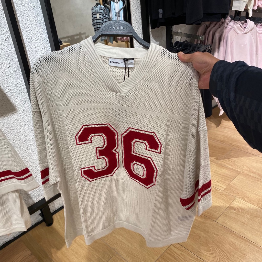 Jastipp. Tshirt Outwear Oversize Bershka (MAN)