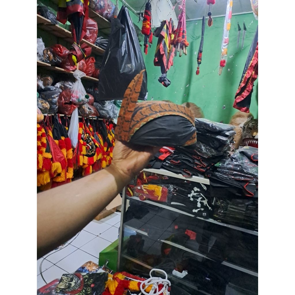 BLANGKON  BATIK JAWA  SUNGUT