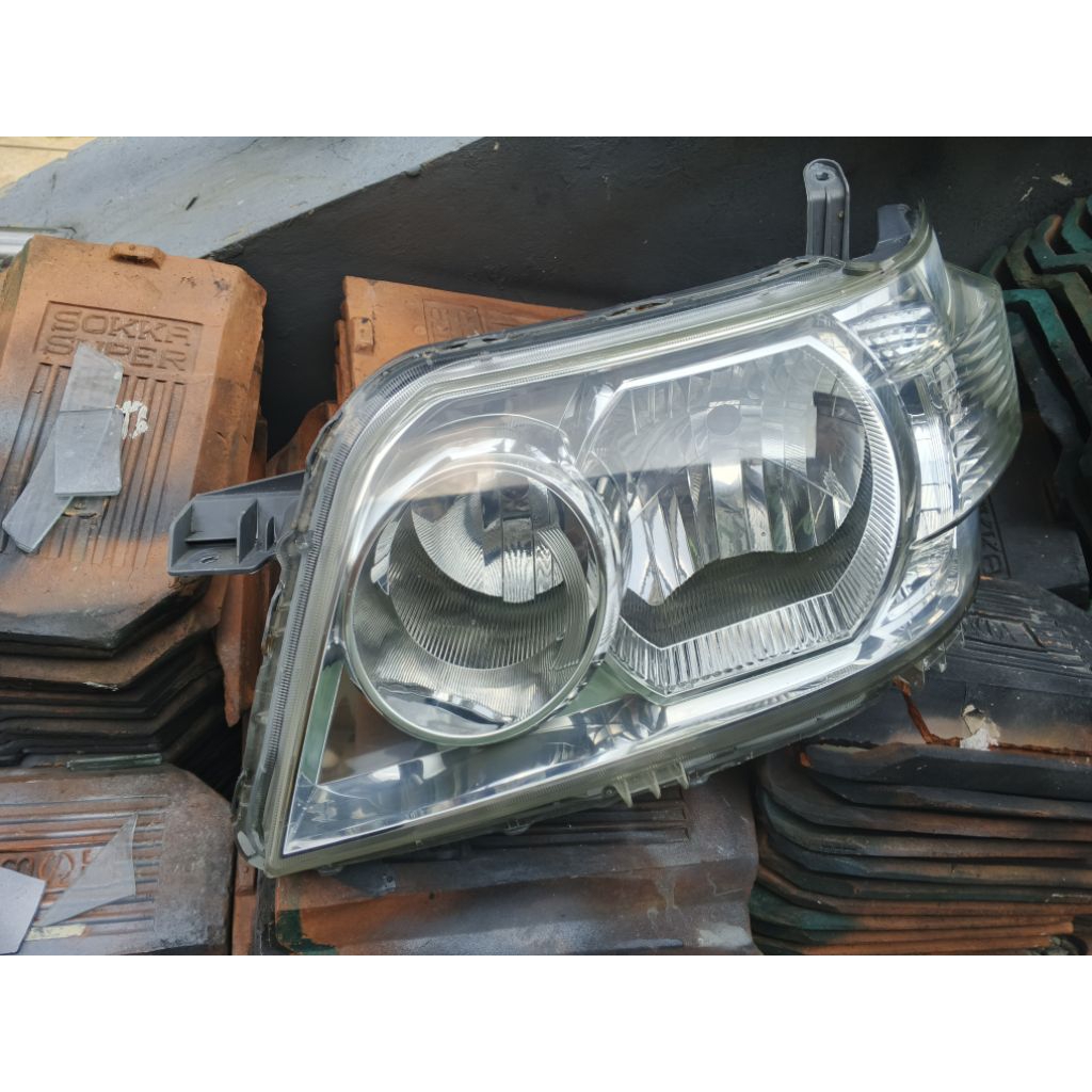 headlamp lampu depan Luxio original sparepart mobil kiri dan kanan