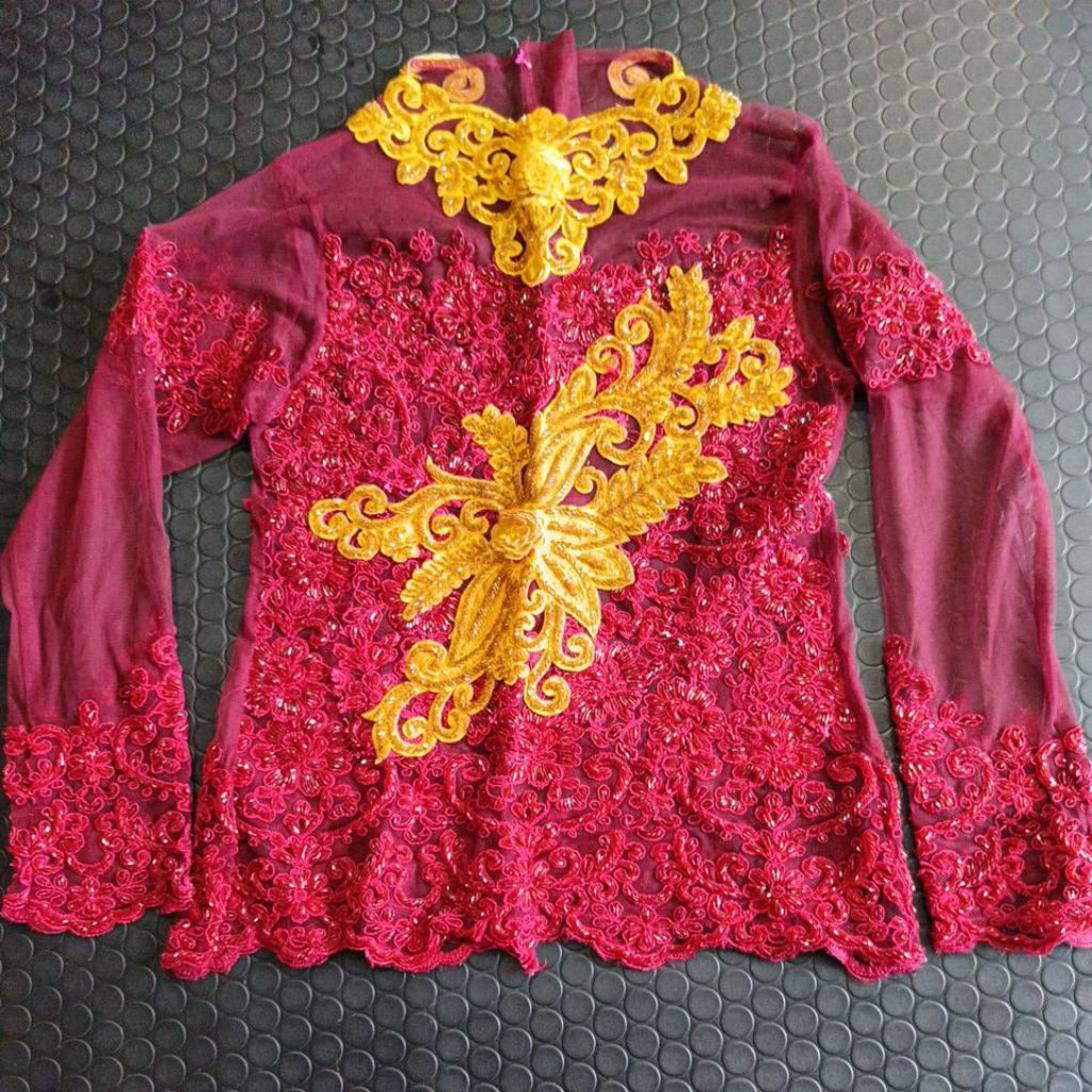 kebaya merah full payet ld 80 ❤️ preloved ❤️