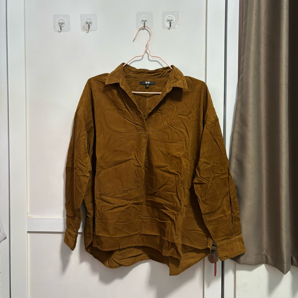 (Preloved) UNIQLO Shirt Kemeja Cokelat Wanita