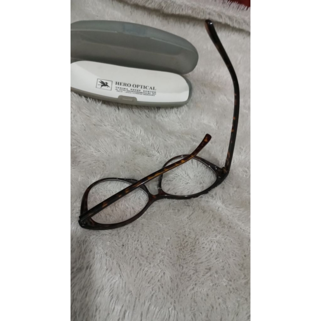 kacamata minus cat eye