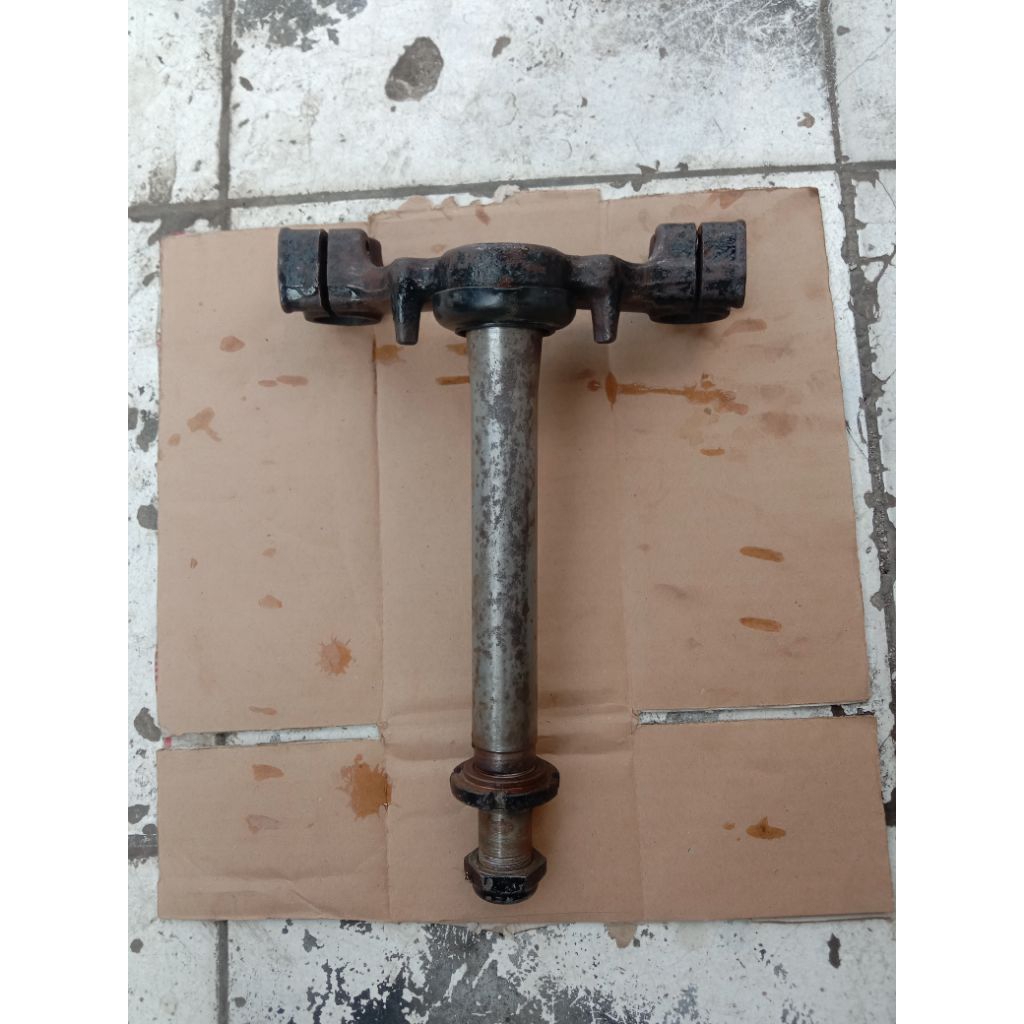 segitiga bawah motor satria fu (Suzuki) satria fu lama/ satria fu barong PNP asli cabutan original