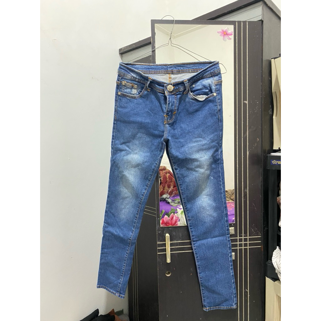 preloved celana levis wanita jeans panjang prada