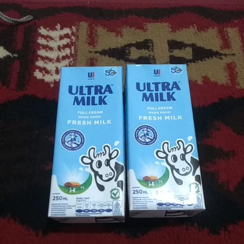 

ULTRA MILK FRESH MILK susu Ultra UHT Full Cream - 250ml