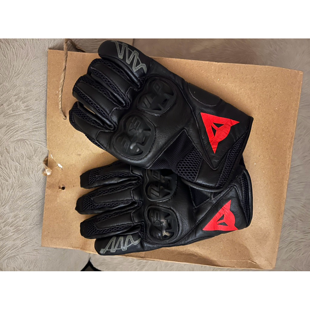 Dainese glove second