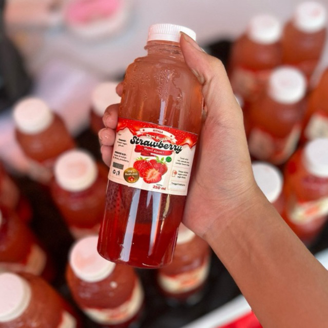 

sari buah strawberry alami 100%buah asli tanpa tambahan pemanis
