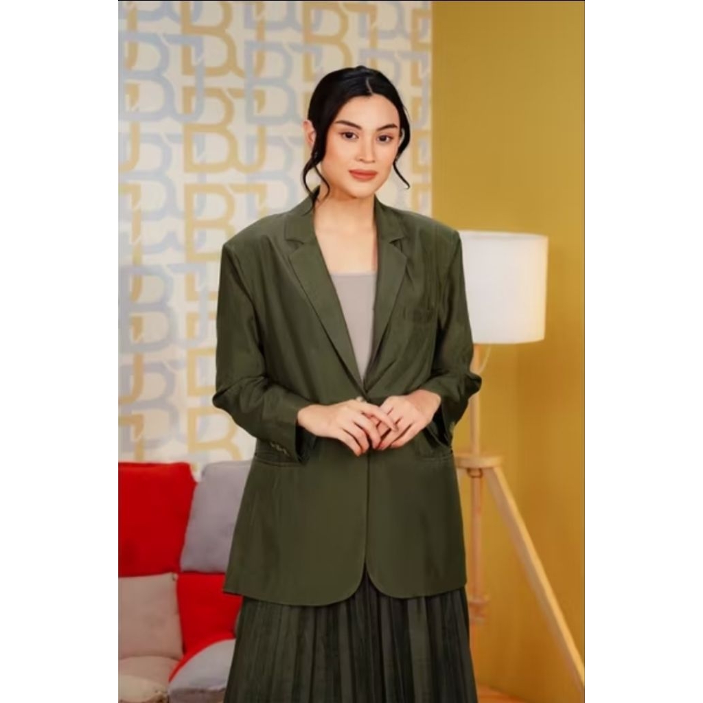 New with tag Benang Jarum Sela Blazer Buttonscarves