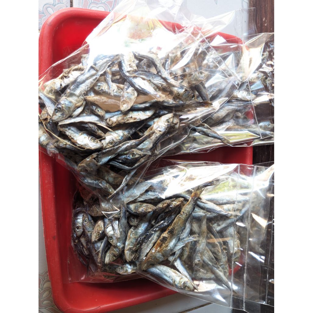 

IKAN ASIN KERING fresh(IKAN LEMURU)60 gram perbungkus, TANPA PENGAWET