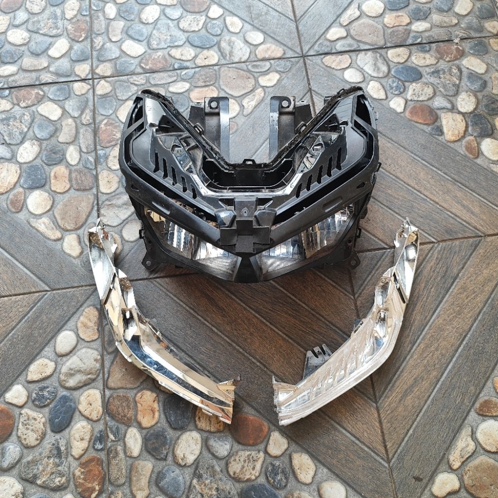 housing hosing lampu depan cangkah rumah reflektor Honda vario led 125 150 new k2v original copotan