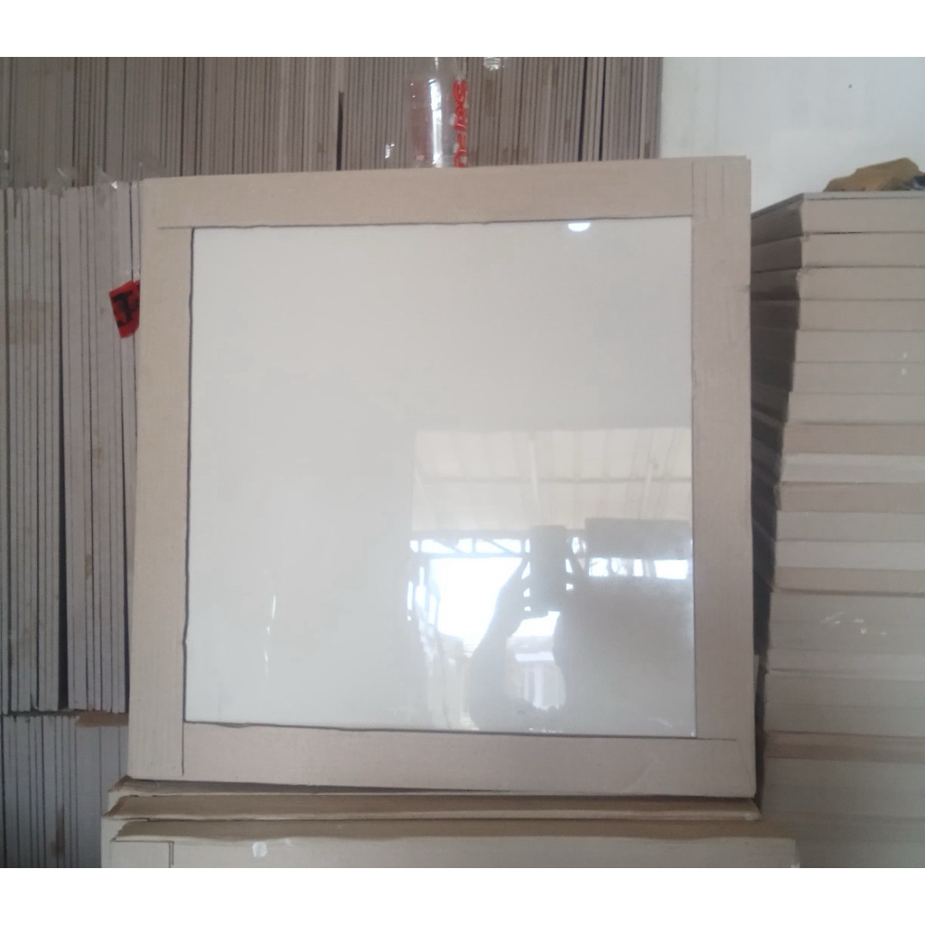 GRANIT LANTAI 58x58 POTONGAN TOKO CREAM POLOS NO COMPLAIN KARENA BARANG KW4 POTONGAN TOKO