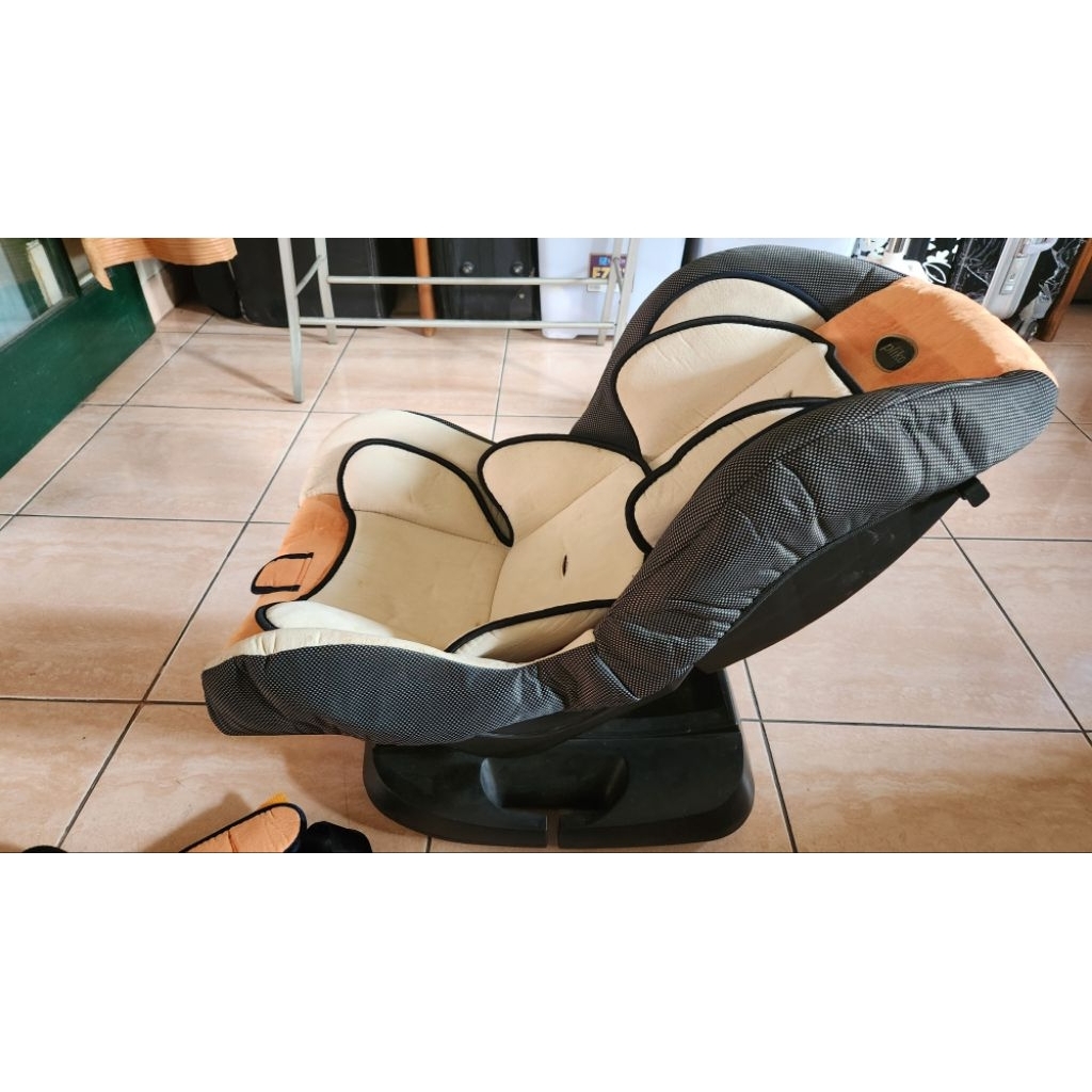 PRELOVED CAR SEAT PLIKO