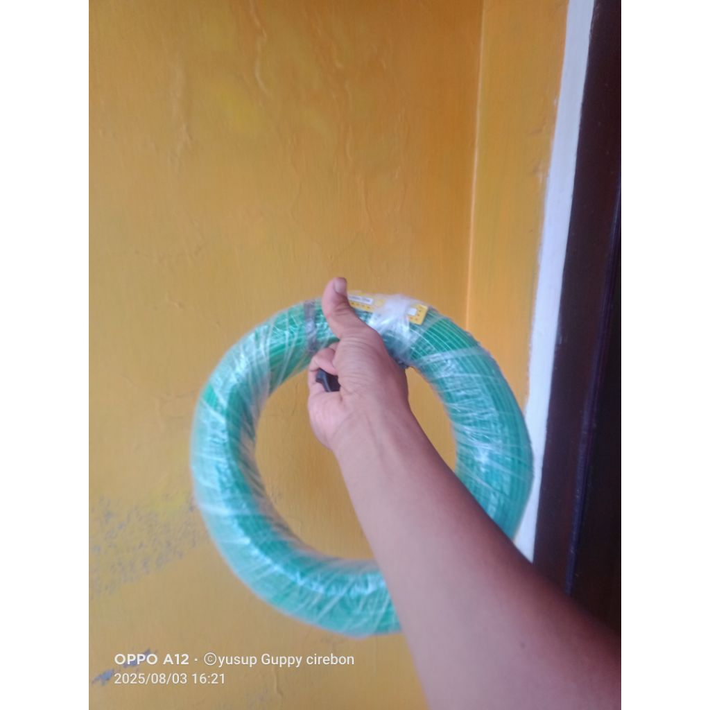 selang plastik warna 1 roll ukuran1/8 untuk membuat serokan cupang