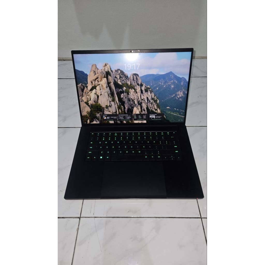 Razer Blade 16 I9 13950HX RTX4070 32GB 1TB 240HZ Bekas