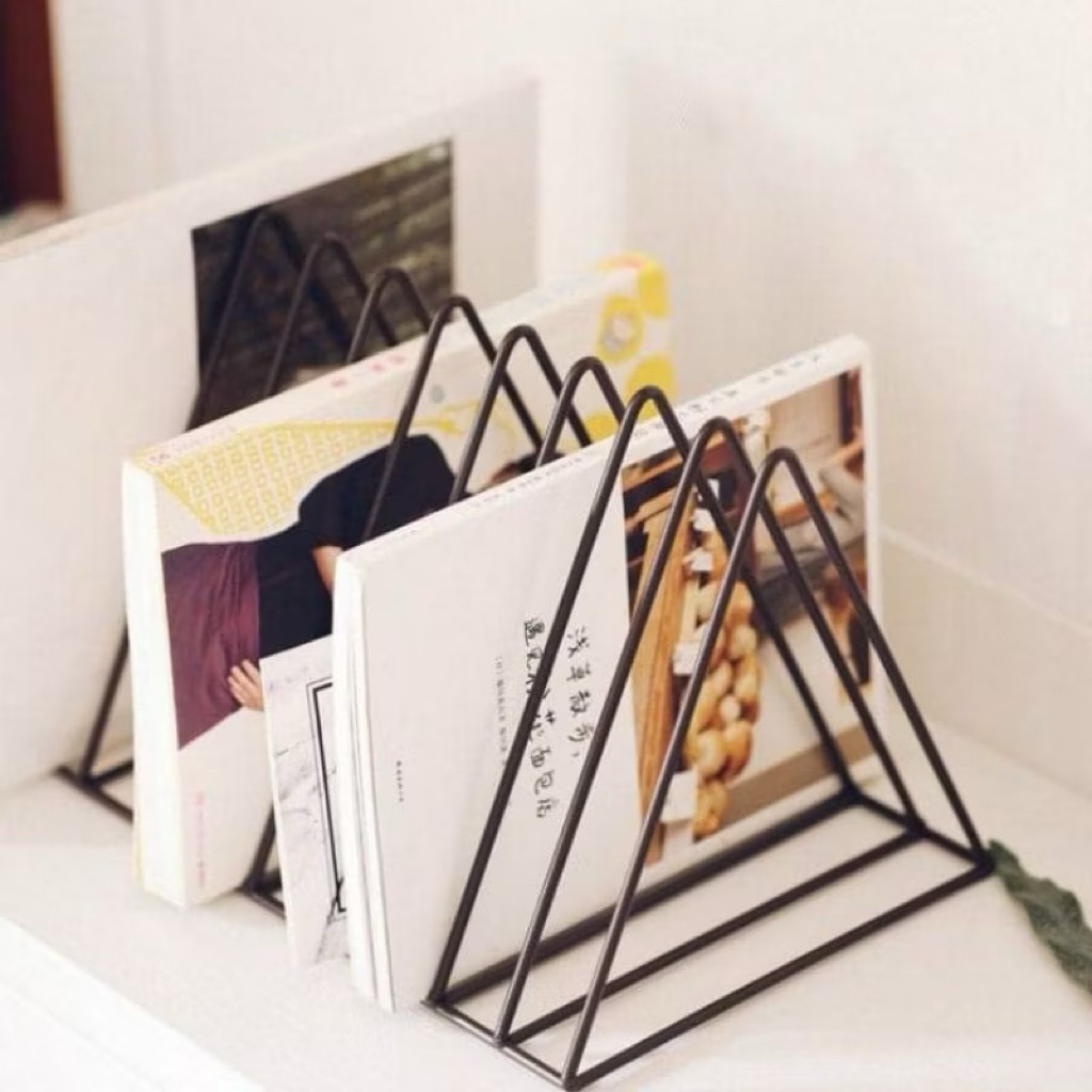book holder/rak buku sekat minimalis