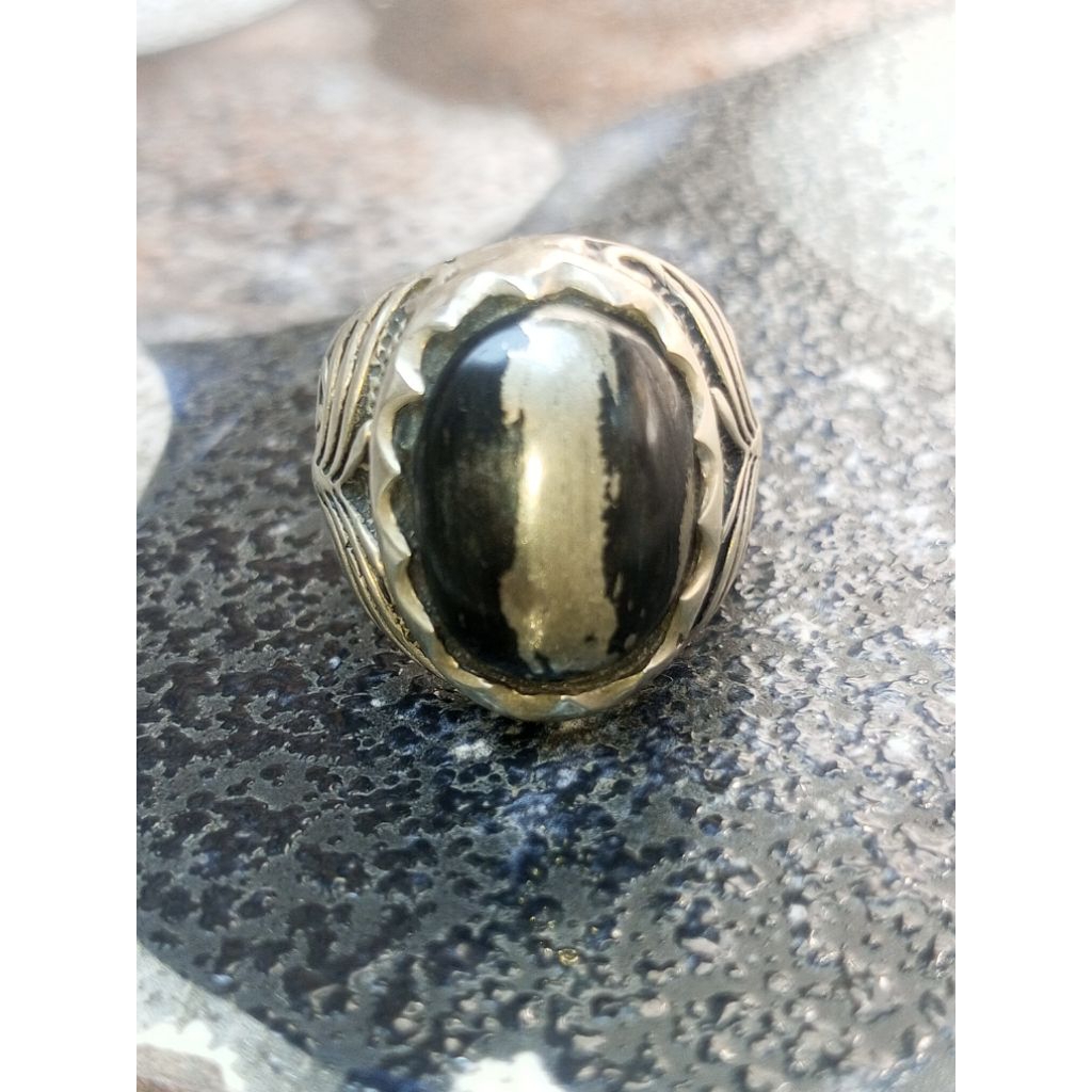 Fosil Kelor Serat emas