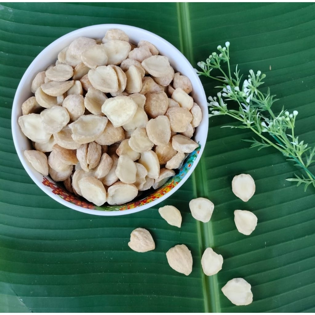 

Kemiri Keping / pecah besar kemasan 500 gram